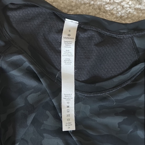 lulu lemon camo tshirt - Picture 3 of 3